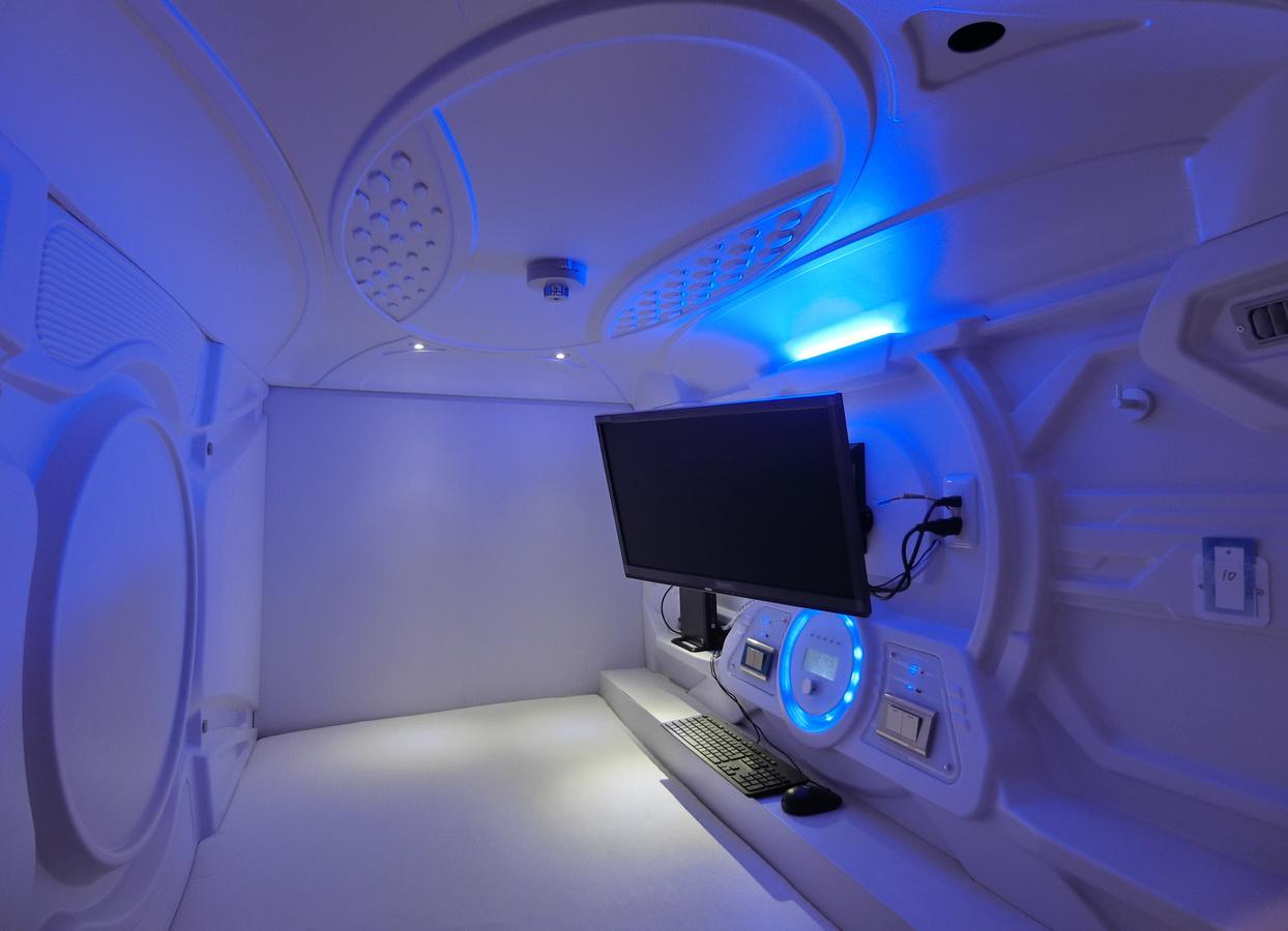 Capsule Hotel Manyudo Kyōto Exterior foto